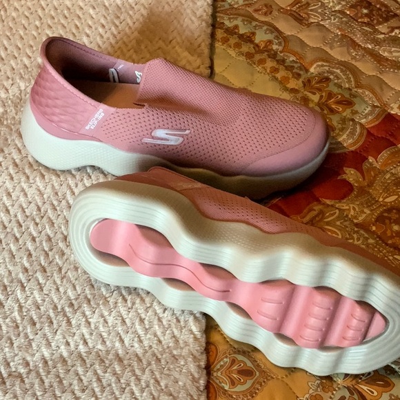 Skechers Slip-Ins - Picture 3 of 3